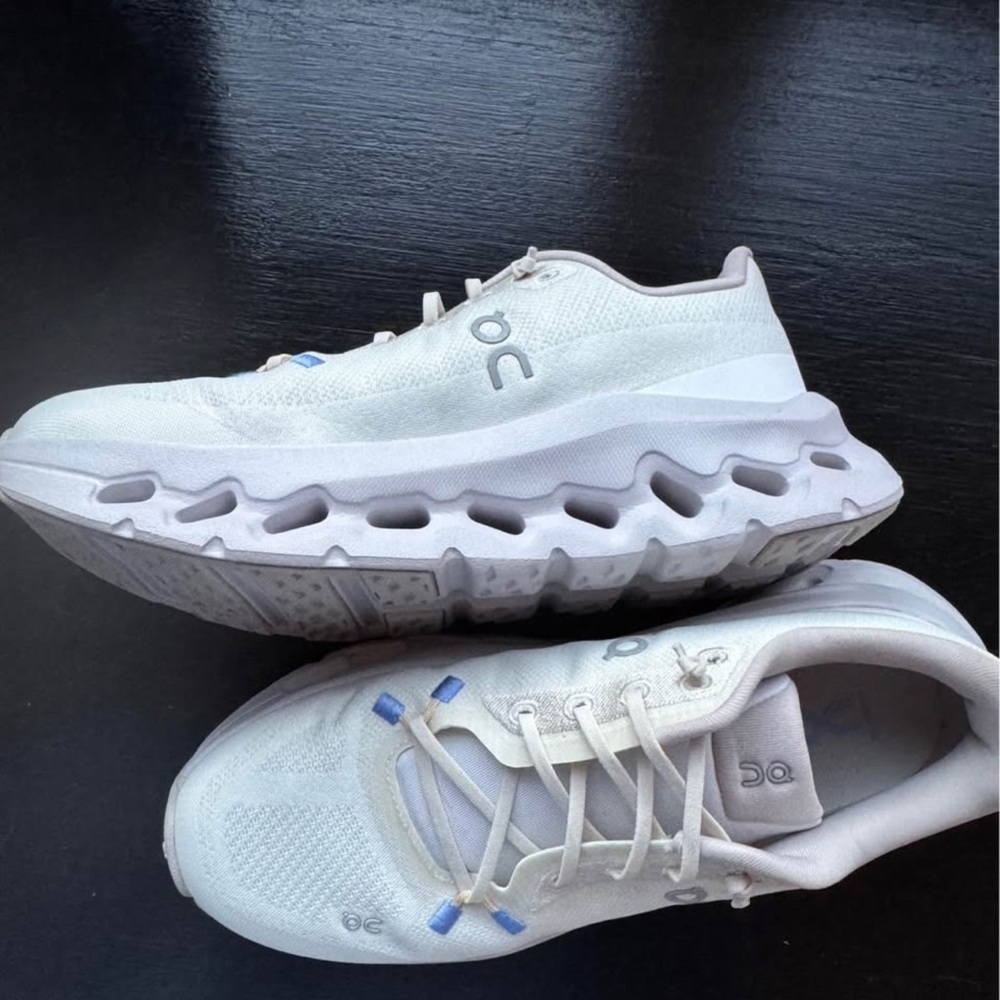 ON Women's Sneakers - Picture 2 of 4
